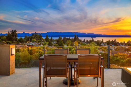 227 Highland Drive, Edmonds, WA, 98020 | Card Image