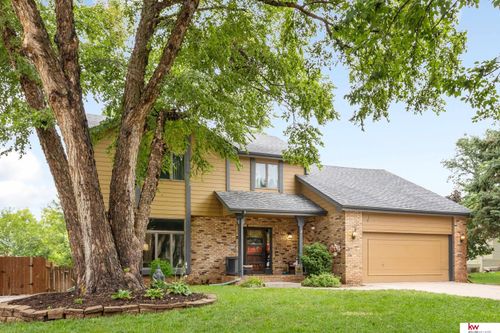 15616 Westchester Cir, Omaha, NE, 68118-2036 | Card Image