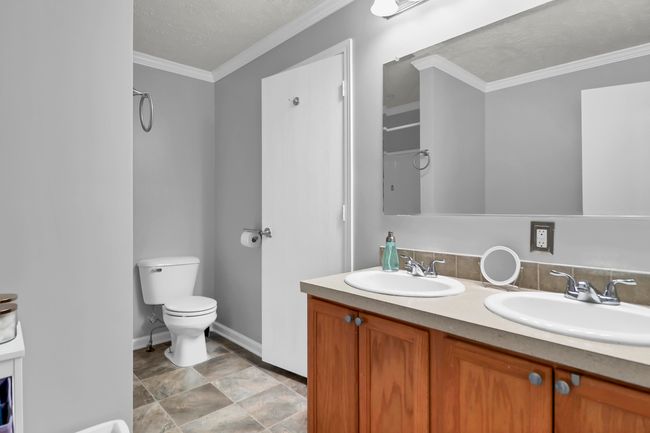 320 E Poplar | Image 29