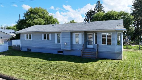 5025 45 St, High Prairie, AB, T0G1E0 | Card Image