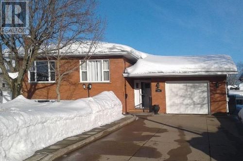 33 Parker Ave, Sault Ste. Marie, ON, P6B1G6 | Card Image