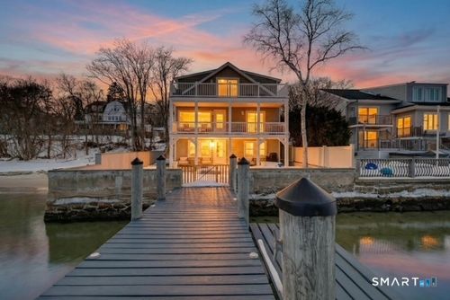 352 Pequot Ave, New London, CT, 06320-4429 | Card Image