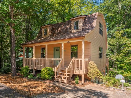 37 Hart Ln, Lake Junaluska, NC, 28745-8723 | Card Image