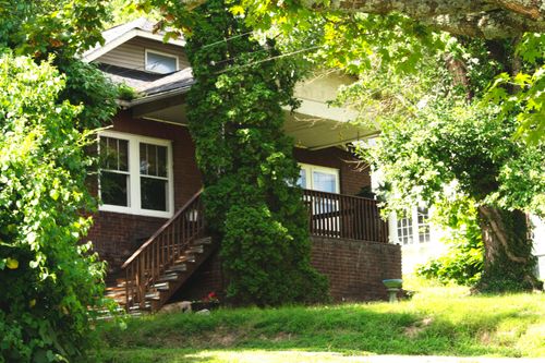 309 5th St, Ravenna, KY, 40472-1311 | Card Image