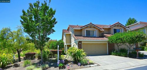 6670 Edgewood Way, Castro Valley, CA, 94552-5212 | Card Image