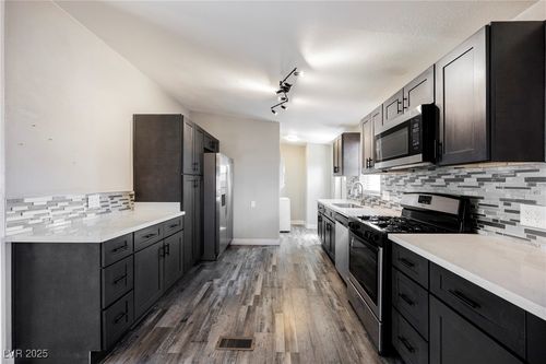 6039 Yellowstone Ave, Las Vegas, NV, 89156-5877 | Card Image