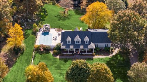 11 Pequot Ln, Ashaway, RI, 02804-1609 | Card Image