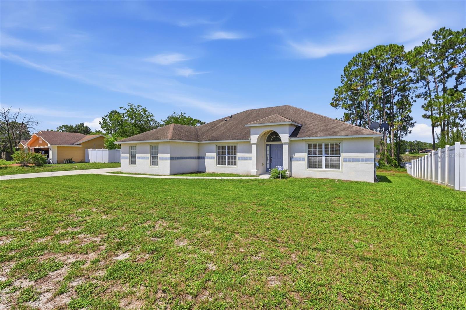 Residential in DELTONA 4