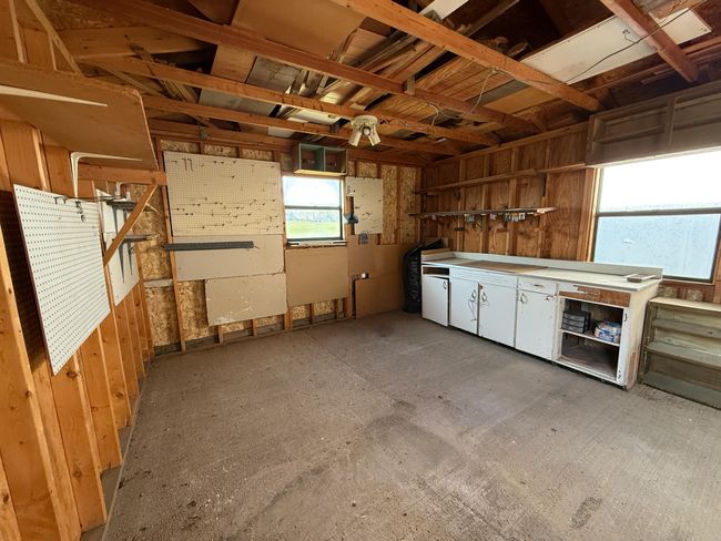 Garage | Image 33