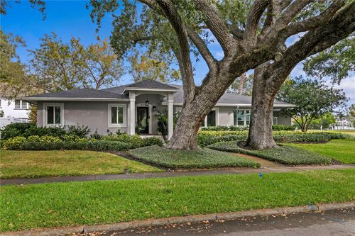 655 19th Ave Ne, St Petersburg, FL, 33704-4615 | Card Image