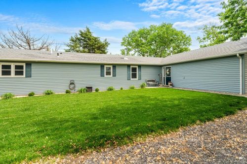 11102 Lakeview Dr, Manhattan, KS, 66503-9110 | Card Image