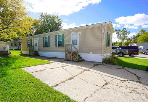 4418 Oakland Dr, Allendale, MI, 49401-9421 | Card Image