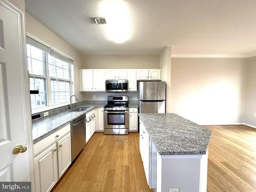 21798 Jarvis Sq, ASHBURN, VA, 20147-6720 | Card Image