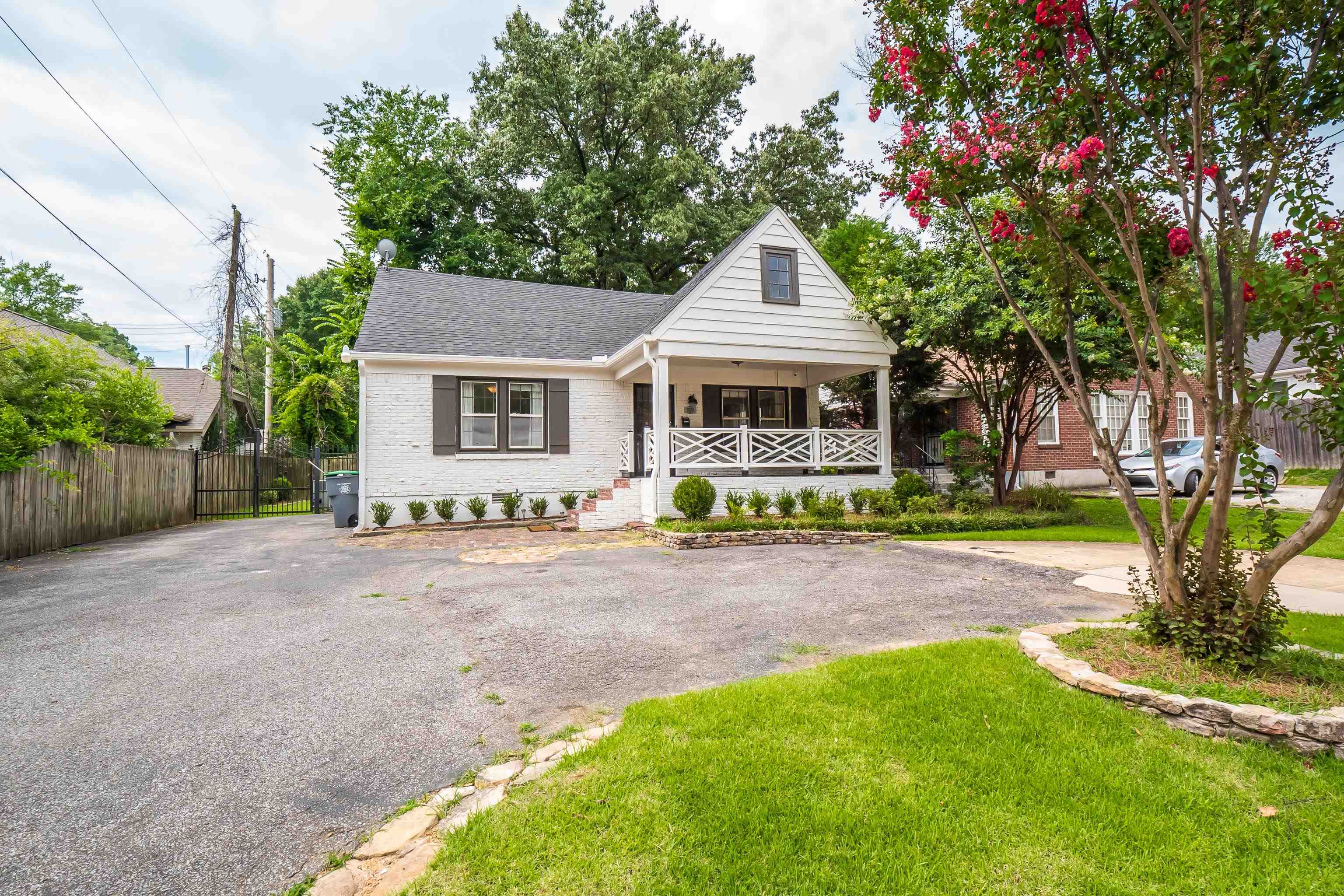 Central Ave, Memphis, TN 38111