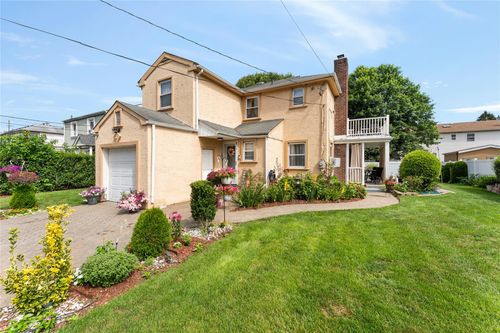 7 Mayfair Rd, North Baldwin, NY, 11510-1545 | Card Image