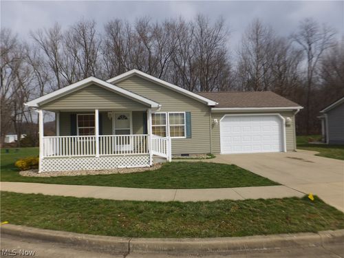 330 Gemini Dr, Dover, OH, 44622-8616 | Card Image