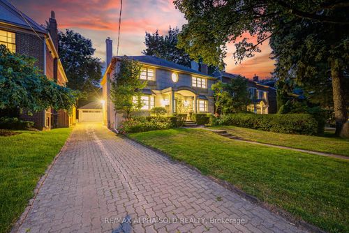3 Silverwood Ave, Toronto, ON, M5P1W3 | Card Image