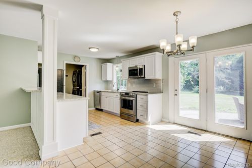6327 Snow Apple Dr, Clarkston, MI, 48346-2453 | Card Image