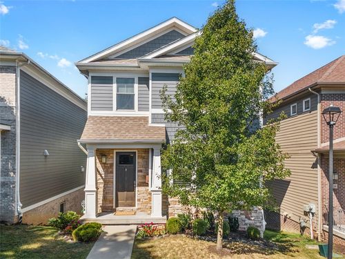 420 Bradley St, Pittsburgh, PA, 15211-1036 | Card Image