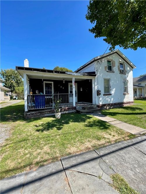 123 E Williams St, Waterloo, NY, 13165-1412 | Card Image