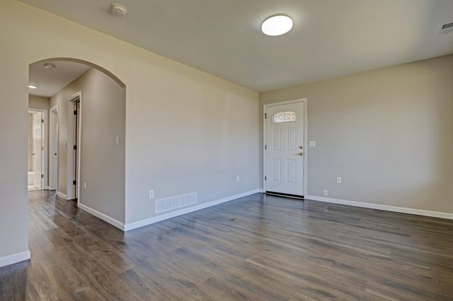 5) Living Room | Image 4