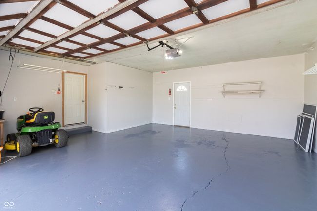 Large 2-car Garage | Image 23
