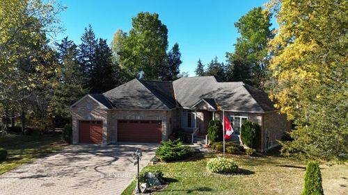 10145 Merrywood Dr, Grand Bend, ON, N0M1T0 | Card Image