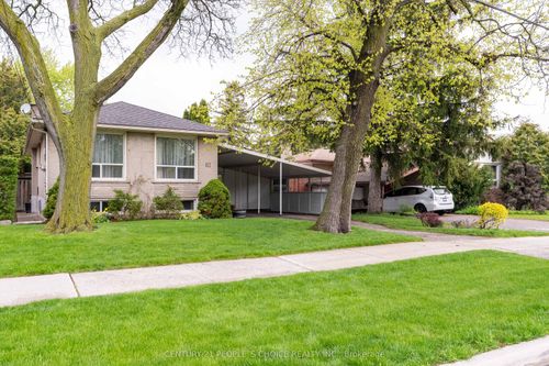 82 Hadrian Dr, Etobicoke, ON, M9W1V4 | Card Image