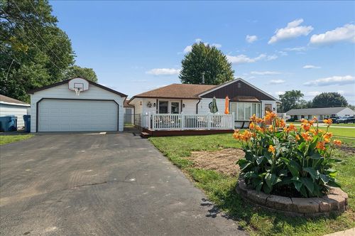 4242 W 90th Place, Hometown, IL, 60456 | Card Image