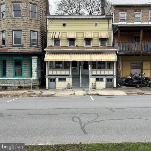 45 S Market St, SHAMOKIN, PA, 17872-5807 | Card Image