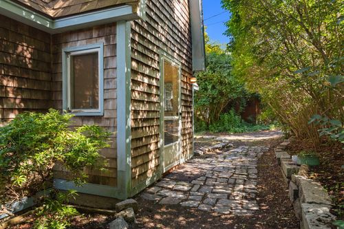 3 Rockwood Ln, Gloucester, MA, 01930-1029 | Card Image