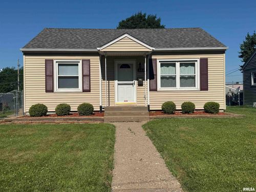 3834 N Sturdevant St, Davenport, IA, 52806-5534 | Card Image