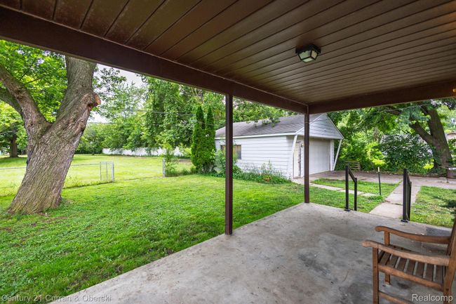 20-web-or-mls-10756 Oak St Exterior (9 of 11).jpg | Image 18
