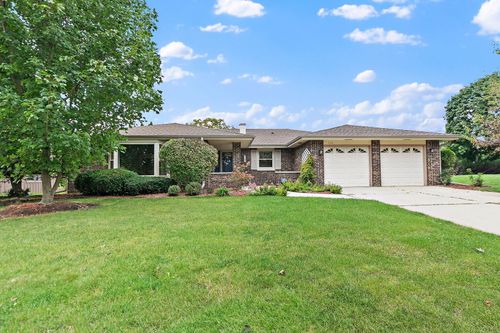 104 Millis Ln, Schaumburg, IL, 60193-1040 | Card Image