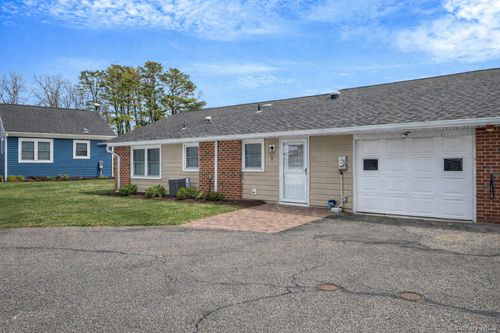 unit-b-61 Enfield Ct, Ridge, NY, 11961-8120 | Card Image