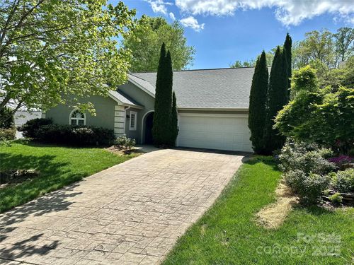 32 Stonebridge Dr, Asheville, NC, 28805-1464 | Card Image