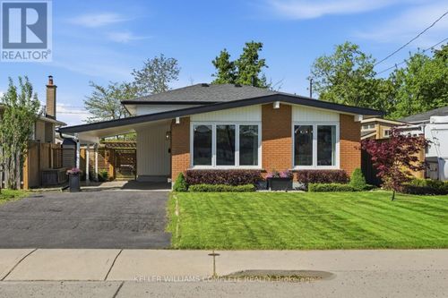 9 Reno Avenue, Hamilton (Berrisfield), ON, L8T2S5 | Card Image