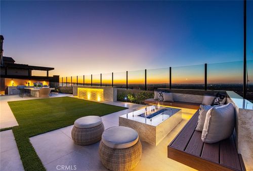 139 Oakstone, Irvine, CA, 92618-3552 | Card Image