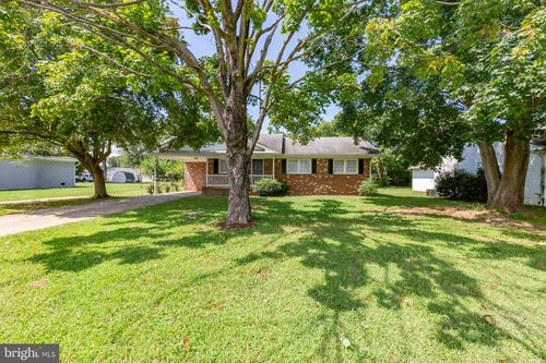 333 Santa Maria Ave, COLONIAL BEACH, VA, 22443-4751 | Card Image