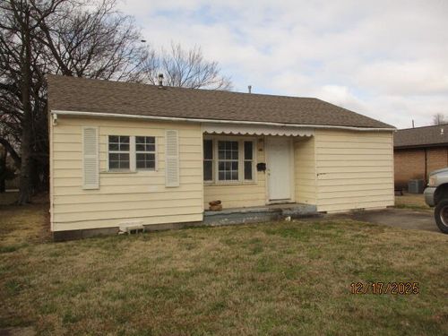 817 J St Nw, Miami, OK, 74354-4218 | Card Image