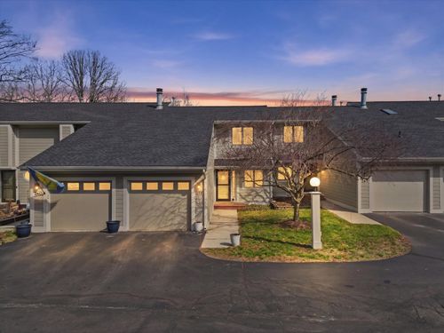 272 Whitlock St, Saline, MI, 48176-9679 | Card Image