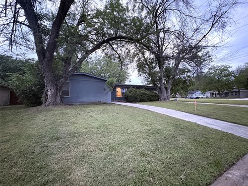 2829 Cecil Dr, Richland Hills, TX, 76118-6502 | Card Image