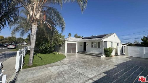 7516 Oakdale Ave, Winnetka, CA, 91306-3051 | Card Image