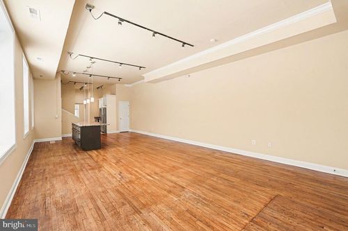 338 N Charles St, BALTIMORE, MD, 21201-4355 | Card Image