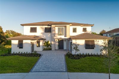 5762 Emerington Crescent, House other with 5 bedrooms, 5 bathrooms and null parking in Orlando FL | Image 1