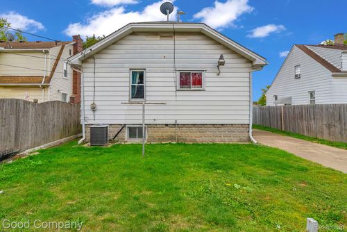 8459 Timken Ave, Warren, MI, 48089-1724 | Card Image