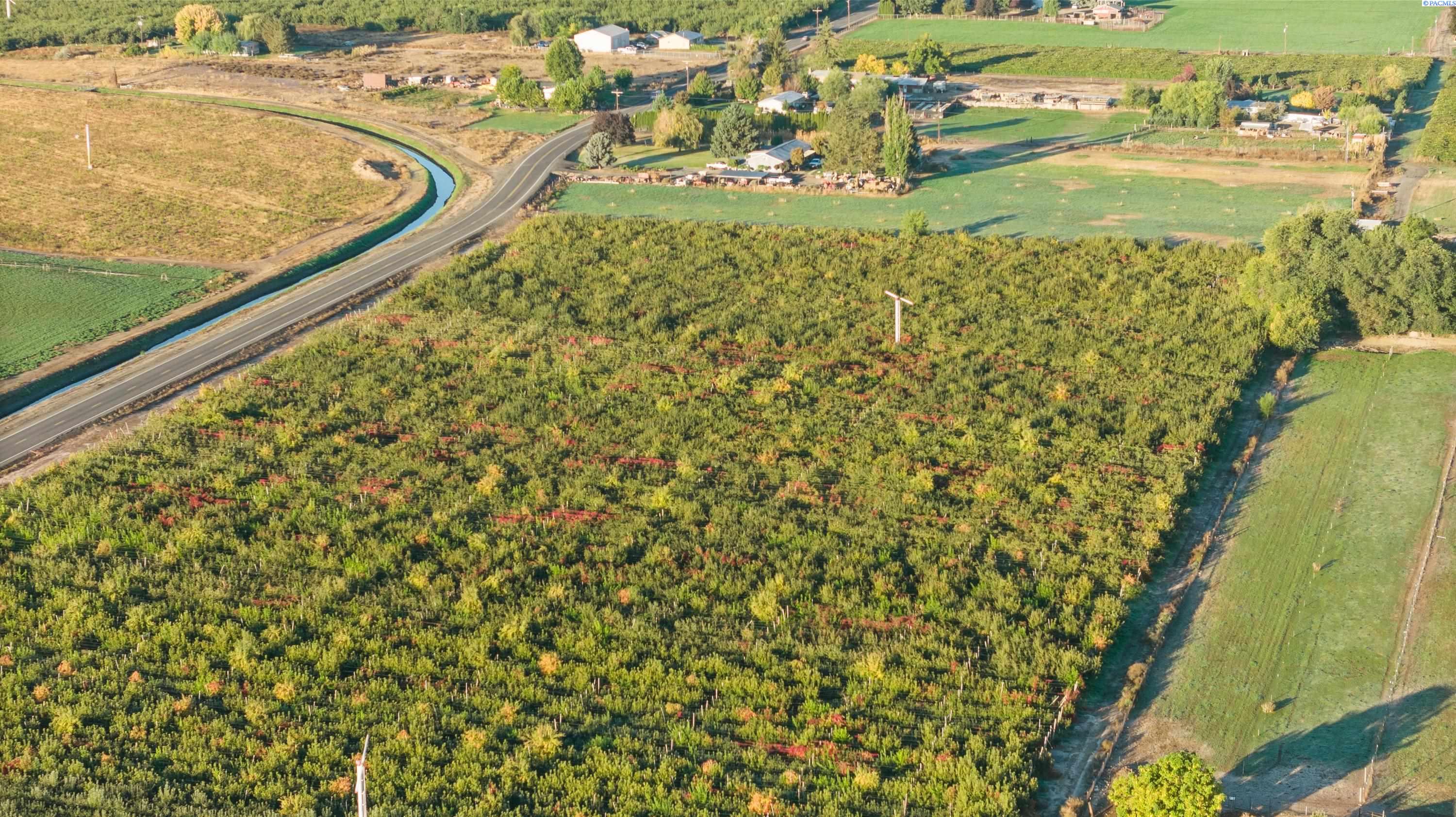 Farm in Grandview 3