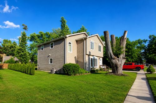 21812 Albion Ave, Farmington Hills, MI, 48336-4820 | Card Image