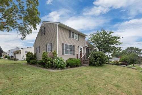 2436 43rd St, Erie, PA, 16510-3717 | Card Image