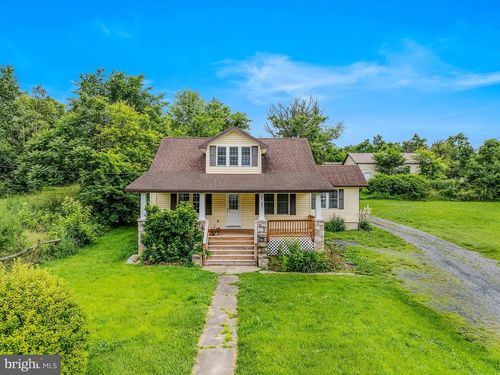 9434 Winchester Ave, BUNKER HILL, WV, 25413-3390 | Card Image